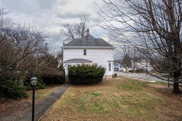 77 Baker Ave, Dover Town, NJ 07801