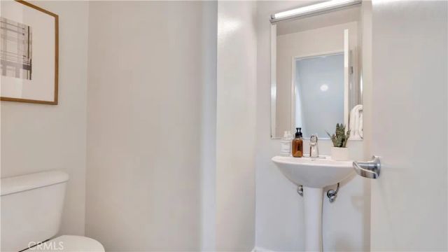 247 E Jeanette, Santa Ana, CA 92705