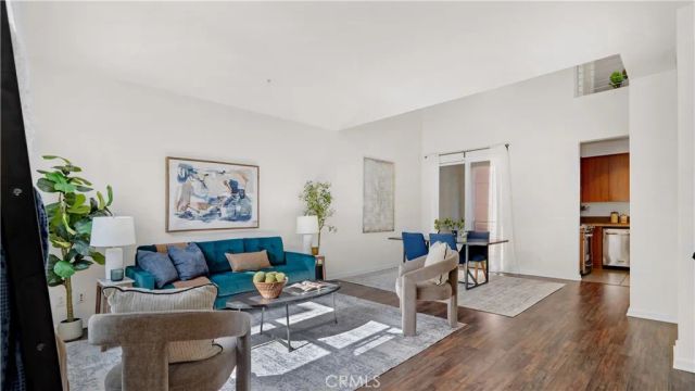 247 E Jeanette, Santa Ana, CA 92705