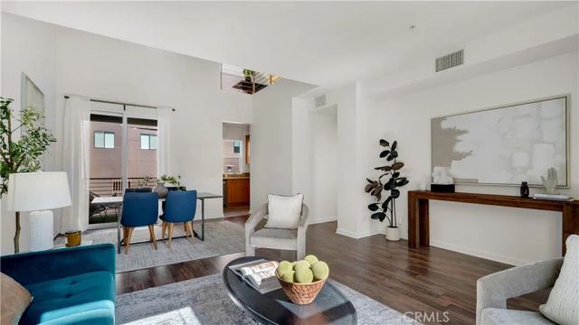 247 E Jeanette, Santa Ana, CA 92705