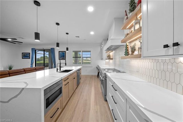 19222 Zephyr Lily CT, Estero, FL 33928