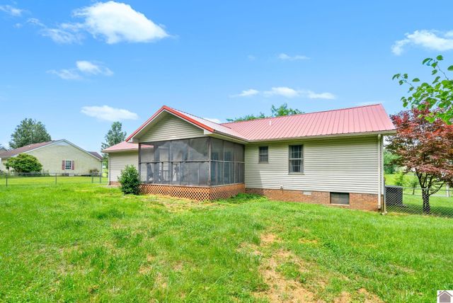 332 Meadowbrook, Cadiz, KY 42211