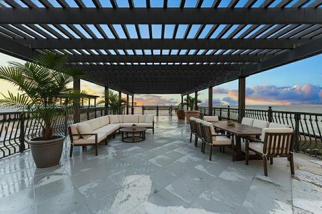 5225 Collins Ave PH8, Miami Beach, FL 33140