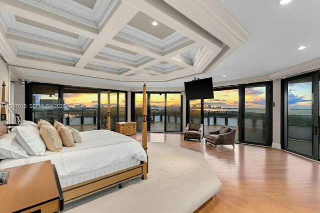 5225 Collins Ave PH8, Miami Beach, FL 33140