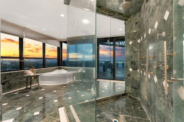 5225 Collins Ave PH8, Miami Beach, FL 33140