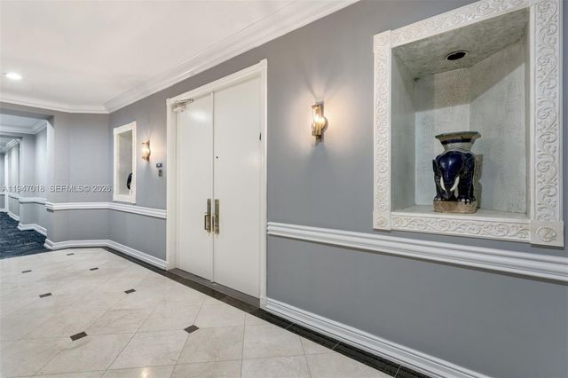 5225 Collins Ave PH8, Miami Beach, FL 33140