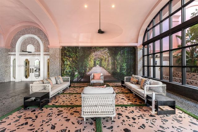 5225 Collins Ave PH8, Miami Beach, FL 33140