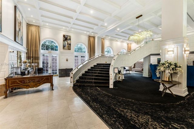 5225 Collins Ave PH8, Miami Beach, FL 33140