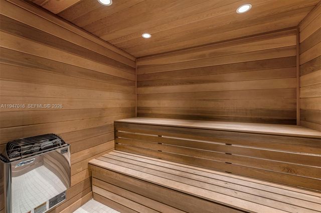 5225 Collins Ave PH8, Miami Beach, FL 33140