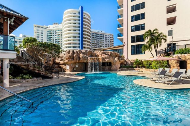 5225 Collins Ave PH8, Miami Beach, FL 33140