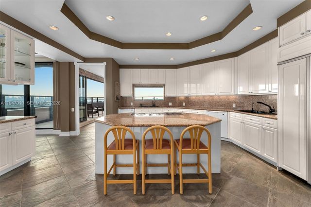 5225 Collins Ave PH8, Miami Beach, FL 33140