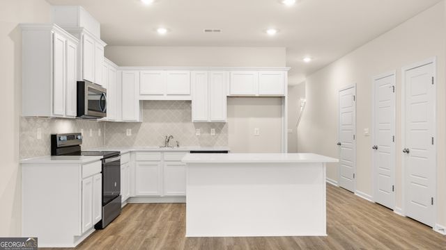 208 Kenmore Circle, Perry, GA 31069