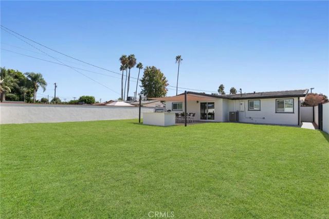 2037 W Arbor, Orange, CA 92868