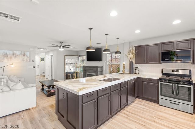 8884 Bonneville Peak Court, Las Vegas, NV 89148