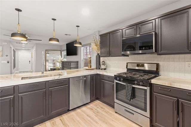 8884 Bonneville Peak Court, Las Vegas, NV 89148