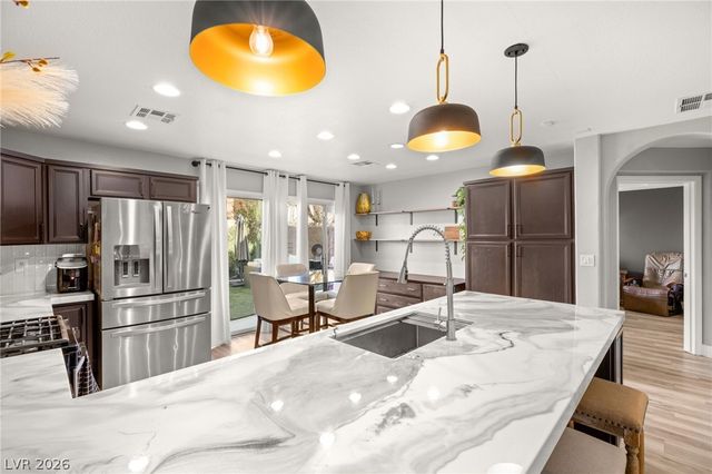 8884 Bonneville Peak Court, Las Vegas, NV 89148