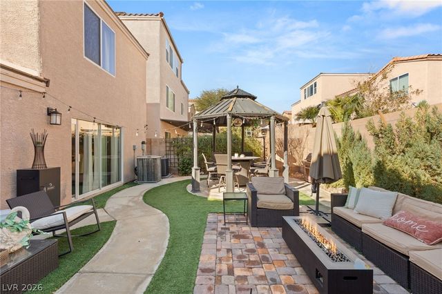 8884 Bonneville Peak Court, Las Vegas, NV 89148