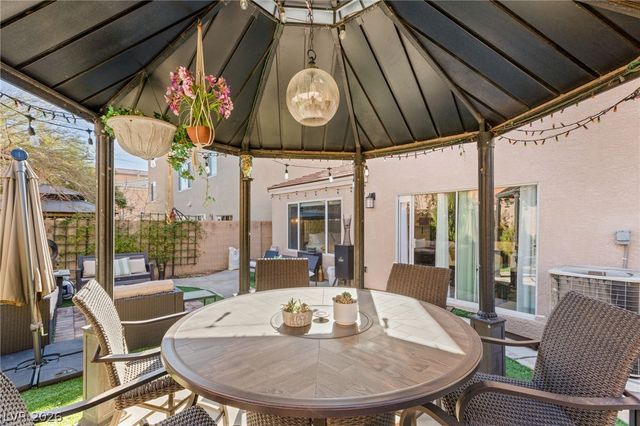 8884 Bonneville Peak Court, Las Vegas, NV 89148