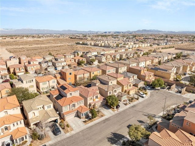 8884 Bonneville Peak Court, Las Vegas, NV 89148