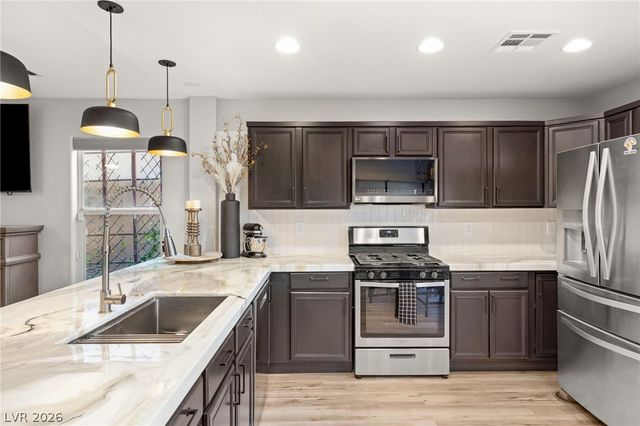 8884 Bonneville Peak Court, Las Vegas, NV 89148