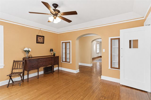 308 S ERKEL AVE, Seguin, TX 78155
