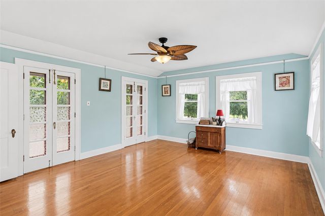 308 S ERKEL AVE, Seguin, TX 78155