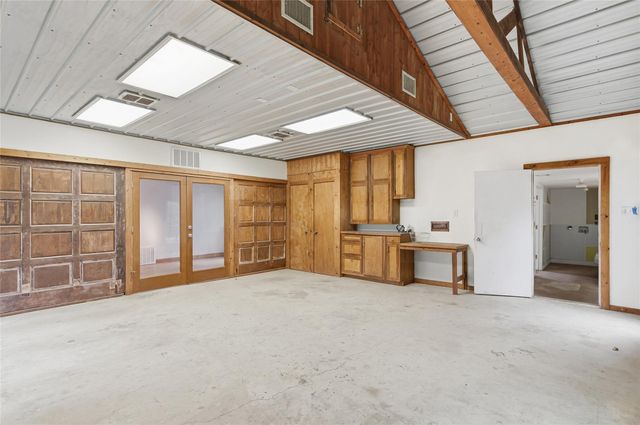 308 S ERKEL AVE, Seguin, TX 78155