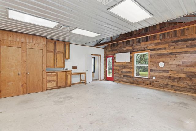 308 S ERKEL AVE, Seguin, TX 78155