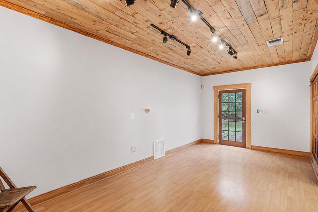 308 S ERKEL AVE, Seguin, TX 78155