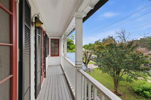 308 S ERKEL AVE, Seguin, TX 78155