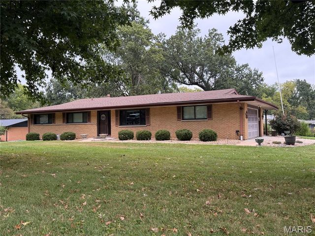 10149 Carolynne Drive, Sappington, MO 63128