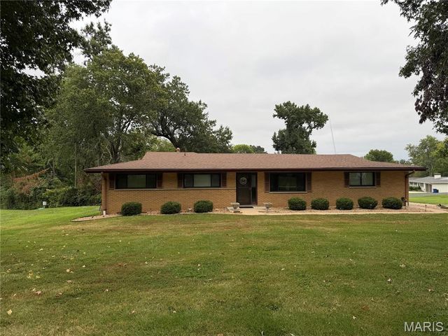 10149 Carolynne Drive, Sappington, MO 63128