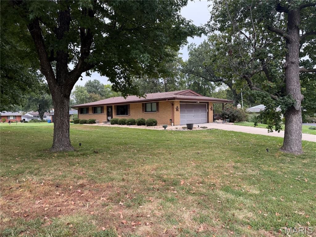 10149 Carolynne Drive, Sappington, MO 63128