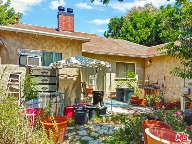11662 Laurelwood Drive, Los Angeles, CA 91604