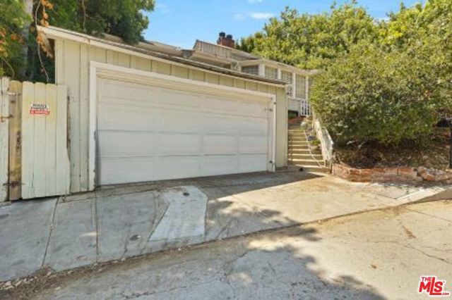 11662 Laurelwood Drive, Los Angeles, CA 91604