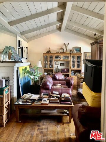 11662 Laurelwood Drive, Los Angeles, CA 91604