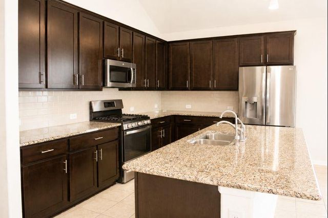 693 Durian LOOP, Buda, TX 78610