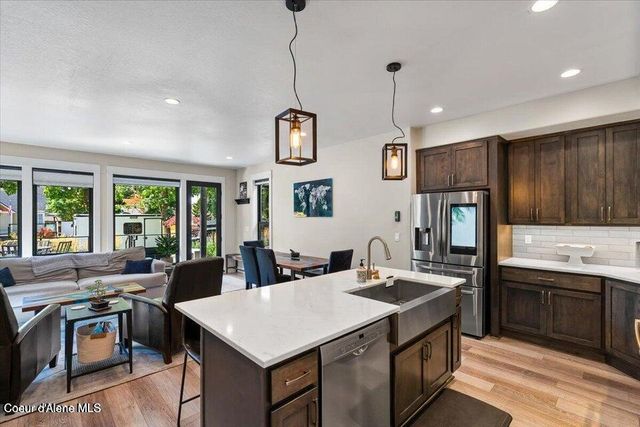 907 E Sherman AVE, Coeur D'alene, ID 83814