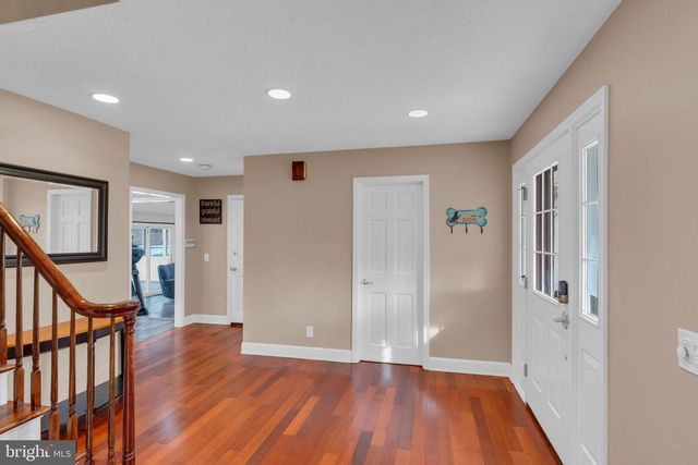 33 BEECHWOOD DR, Robbinsville, NJ 08691