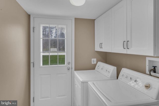 33 BEECHWOOD DR, Robbinsville, NJ 08691