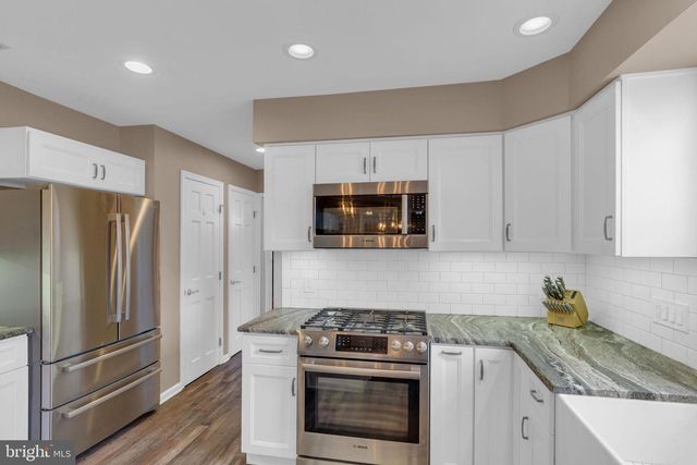 33 BEECHWOOD DR, Robbinsville, NJ 08691