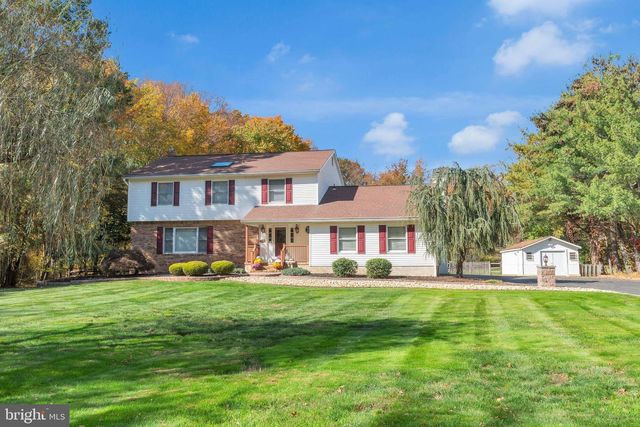 33 BEECHWOOD DR, Robbinsville, NJ 08691