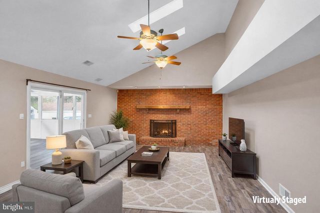 33 BEECHWOOD DR, Robbinsville, NJ 08691