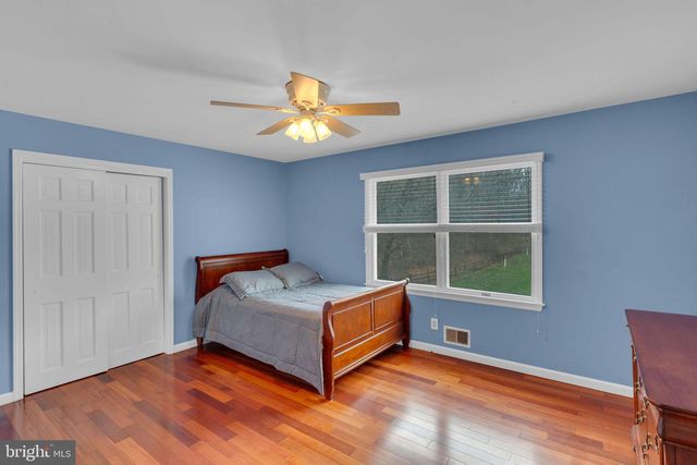 33 BEECHWOOD DR, Robbinsville, NJ 08691