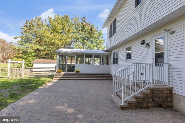 33 BEECHWOOD DR, Robbinsville, NJ 08691