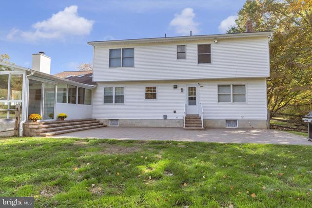 33 BEECHWOOD DR, Robbinsville, NJ 08691