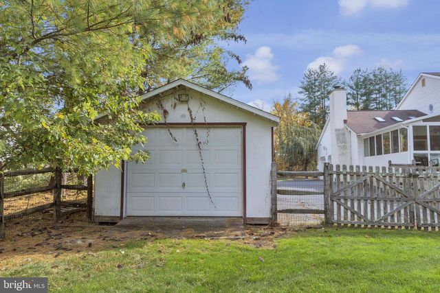 33 BEECHWOOD DR, Robbinsville, NJ 08691