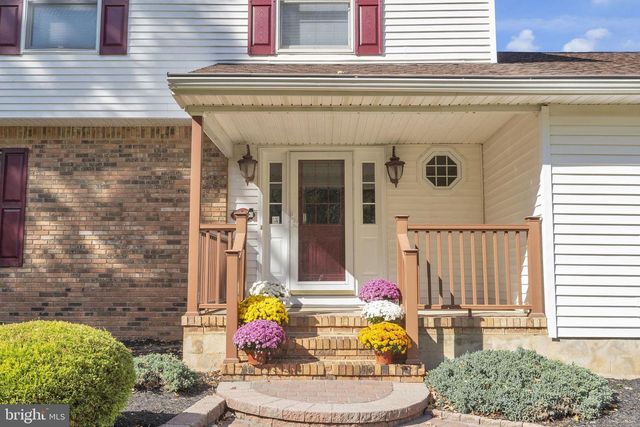 33 BEECHWOOD DR, Robbinsville, NJ 08691