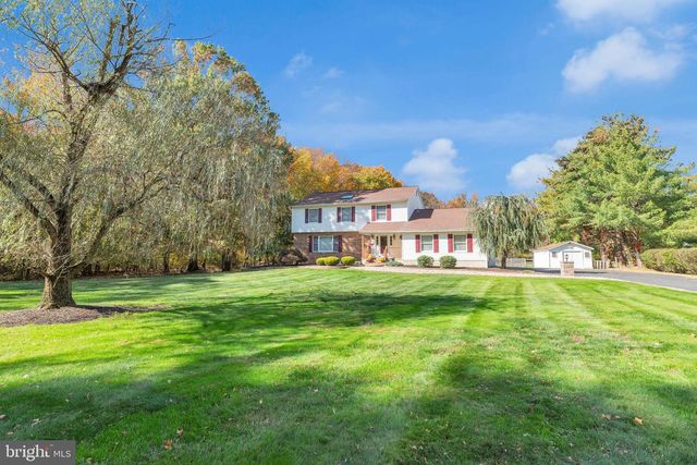 33 BEECHWOOD DR, Robbinsville, NJ 08691