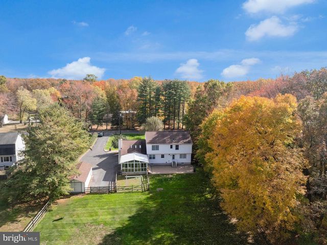 33 BEECHWOOD DR, Robbinsville, NJ 08691